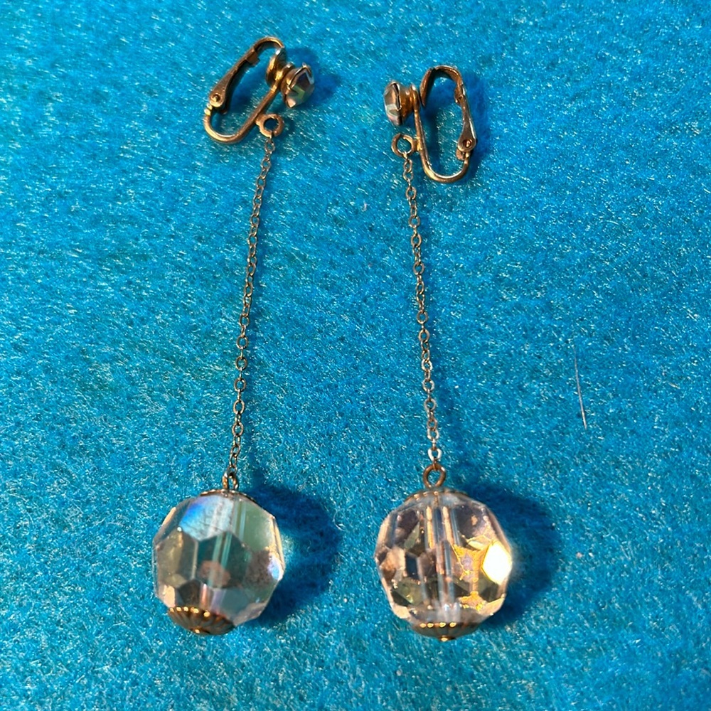 Sarah Coventry costume crystal earrings